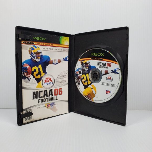 NCAA Football 2005 and 2006 Combo Xbox Video Game Multiplayer EA Sports - Picture 2 of 3